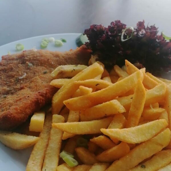 Schnitzel mit Pommes