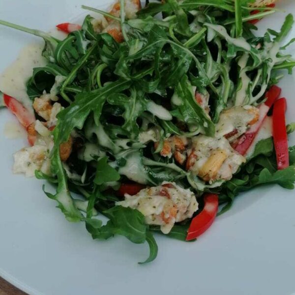 Fruchtiger Rucola Salat mit Ziegenkäse Fruchtiger Rucola Salat mit Ziegenkäse